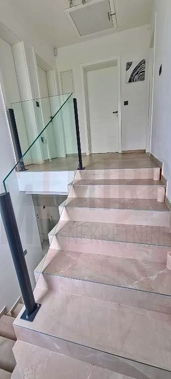 Vrbnik, okolica, nova moderna samostojna hiša z bazenom