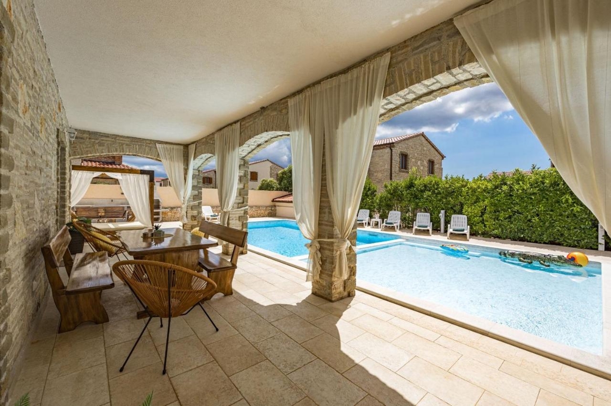 Svetvinčenat, 180m2