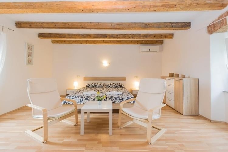 Škatari, Pula, 210m2