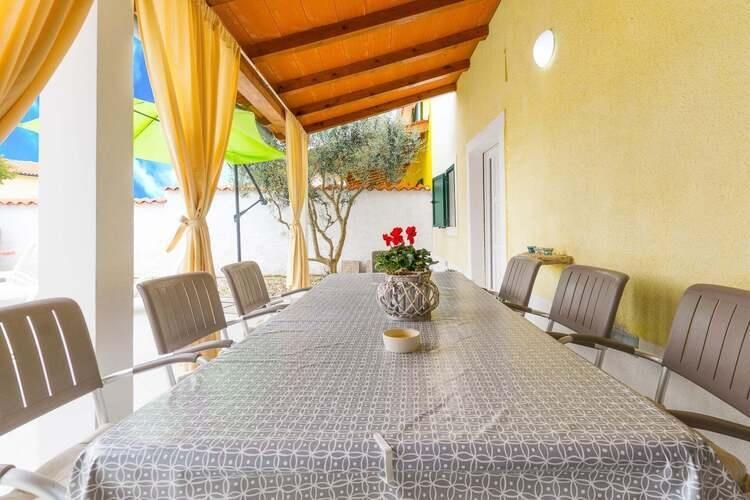 Škatari, Pula, 210m2