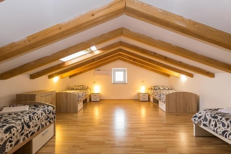 Škatari, Pula, 210m2