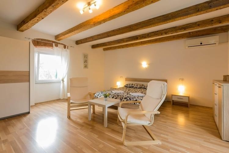 Škatari, Pula, 210m2