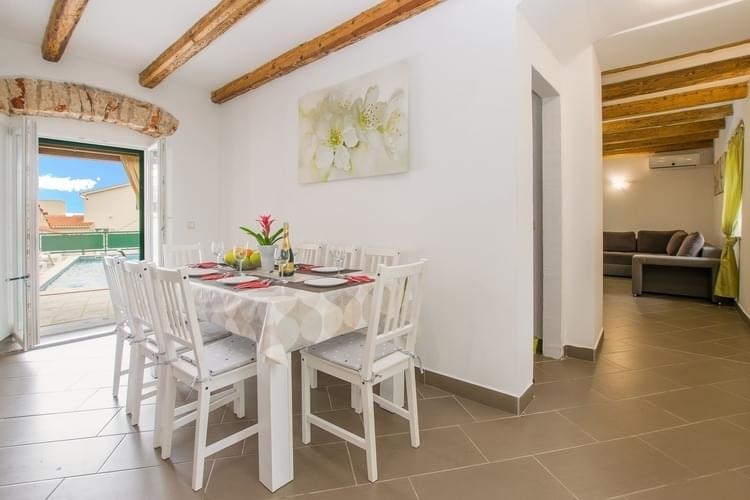 Škatari, Pula, 210m2