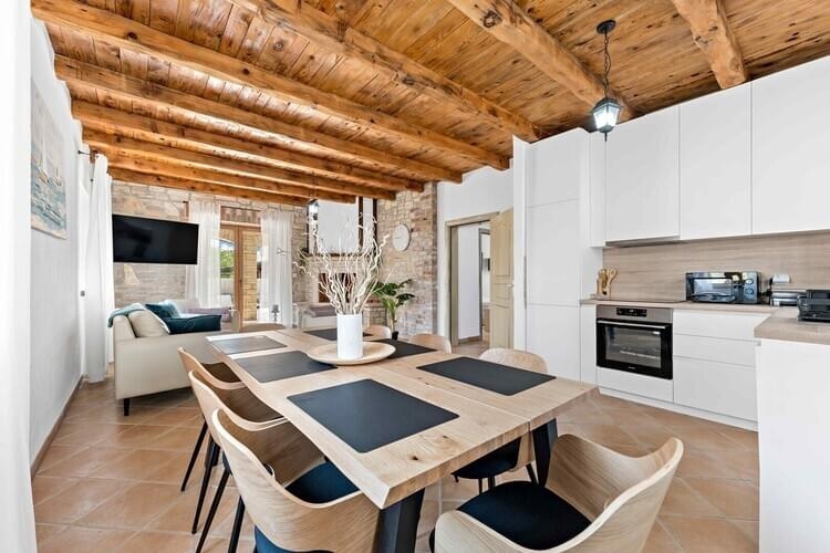 Čabrunići, Svetvinčenat, 154m2