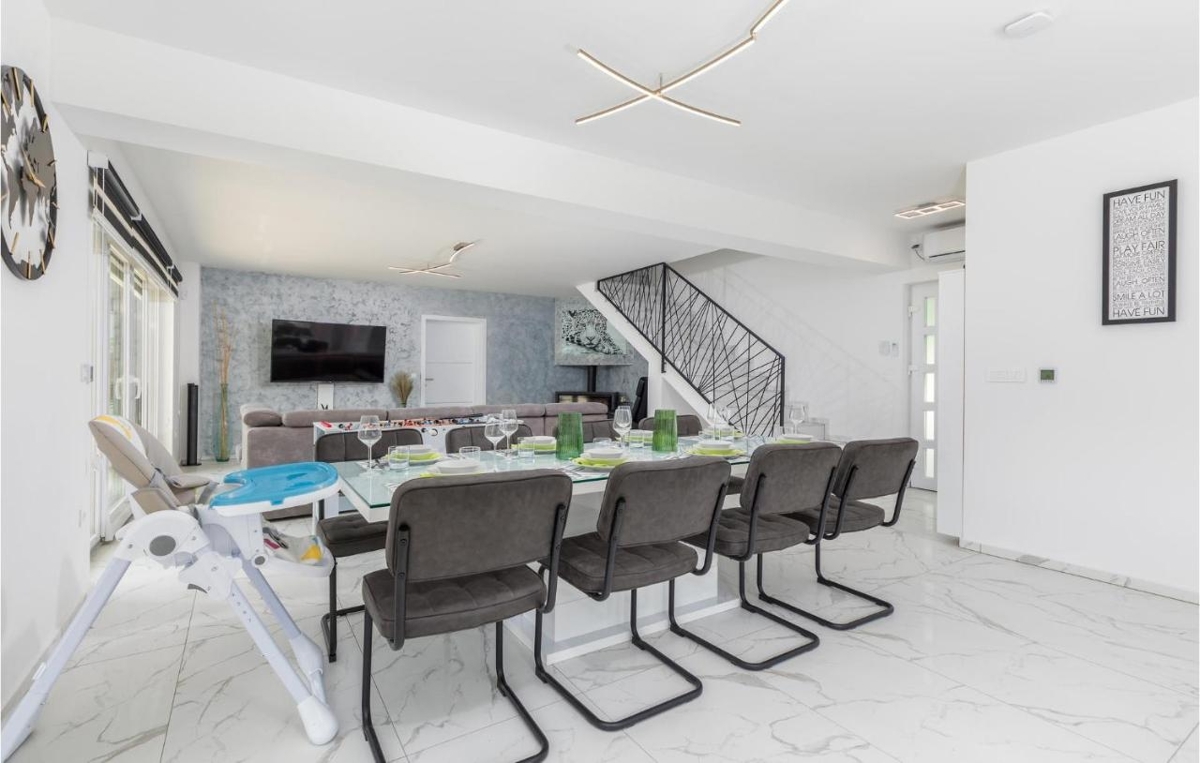 Svetvinčenat, 243m2