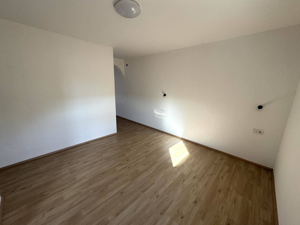 Valdebek, Pula, 74m2