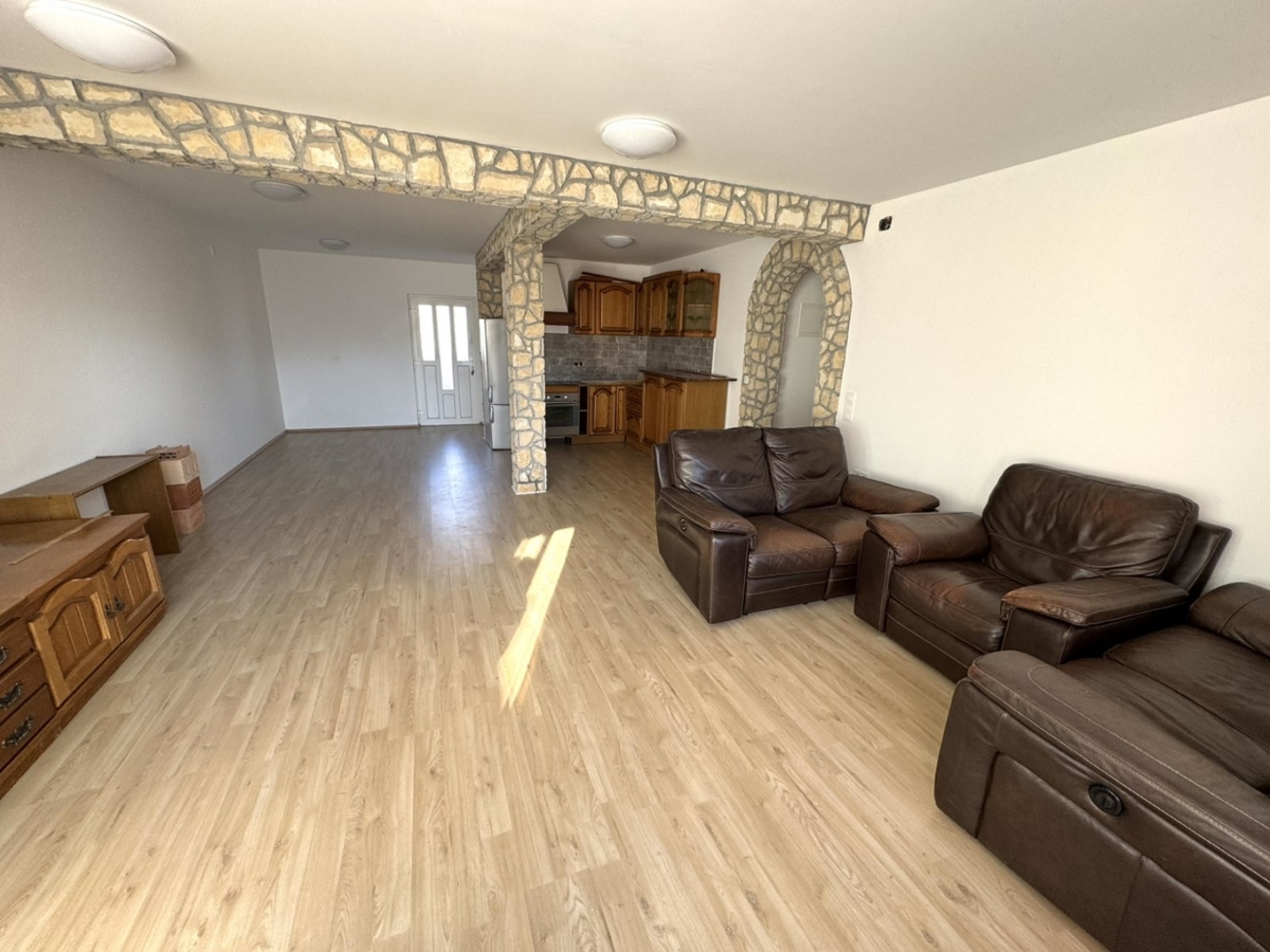 Valdebek, Pula, 74m2