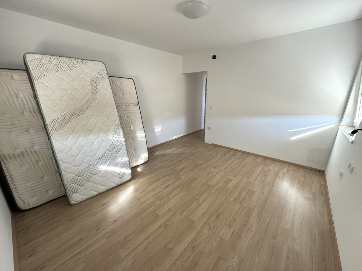 Valdebek, Pula, 74m2