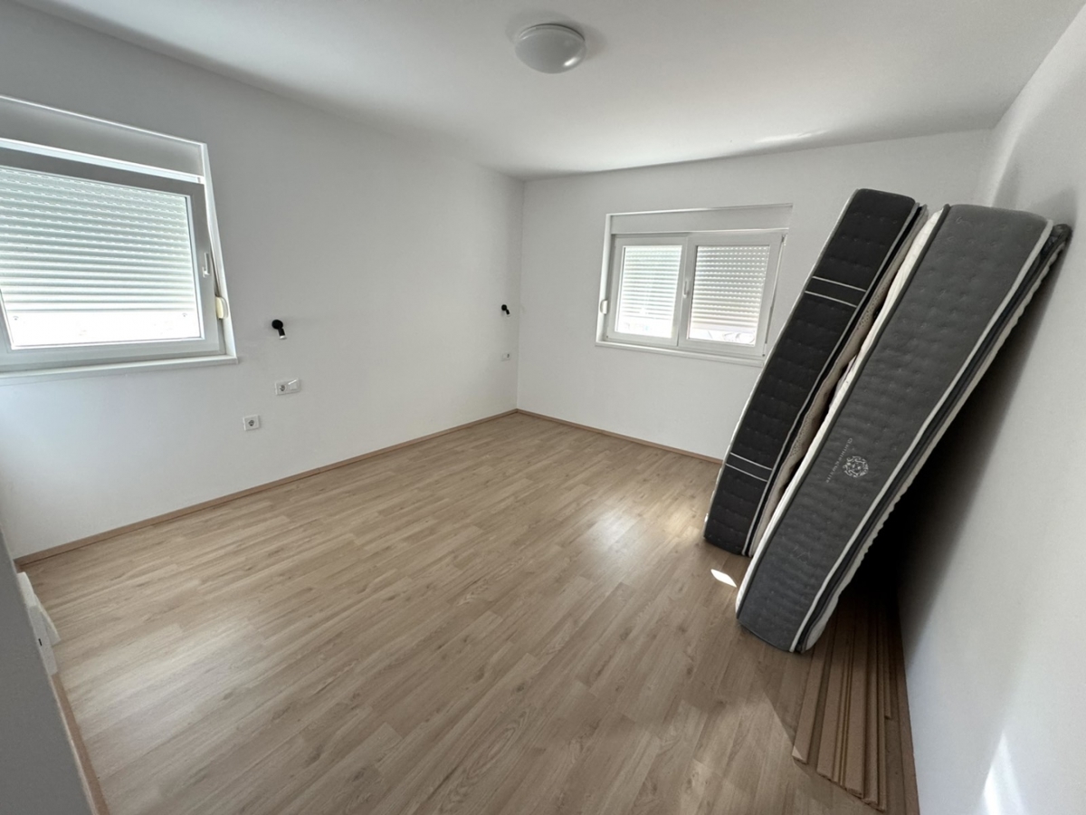 Valdebek, Pula, 74m2