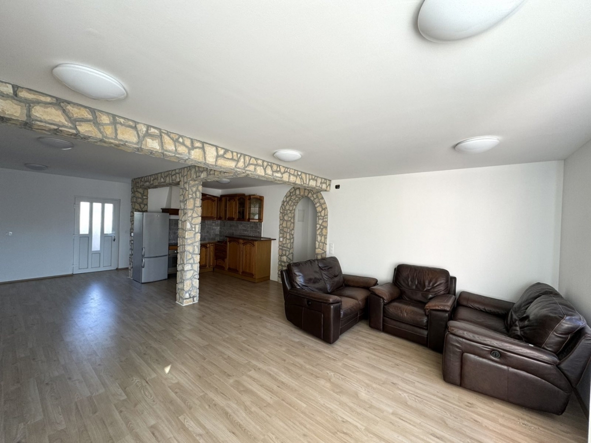 Valdebek, Pula, 74m2