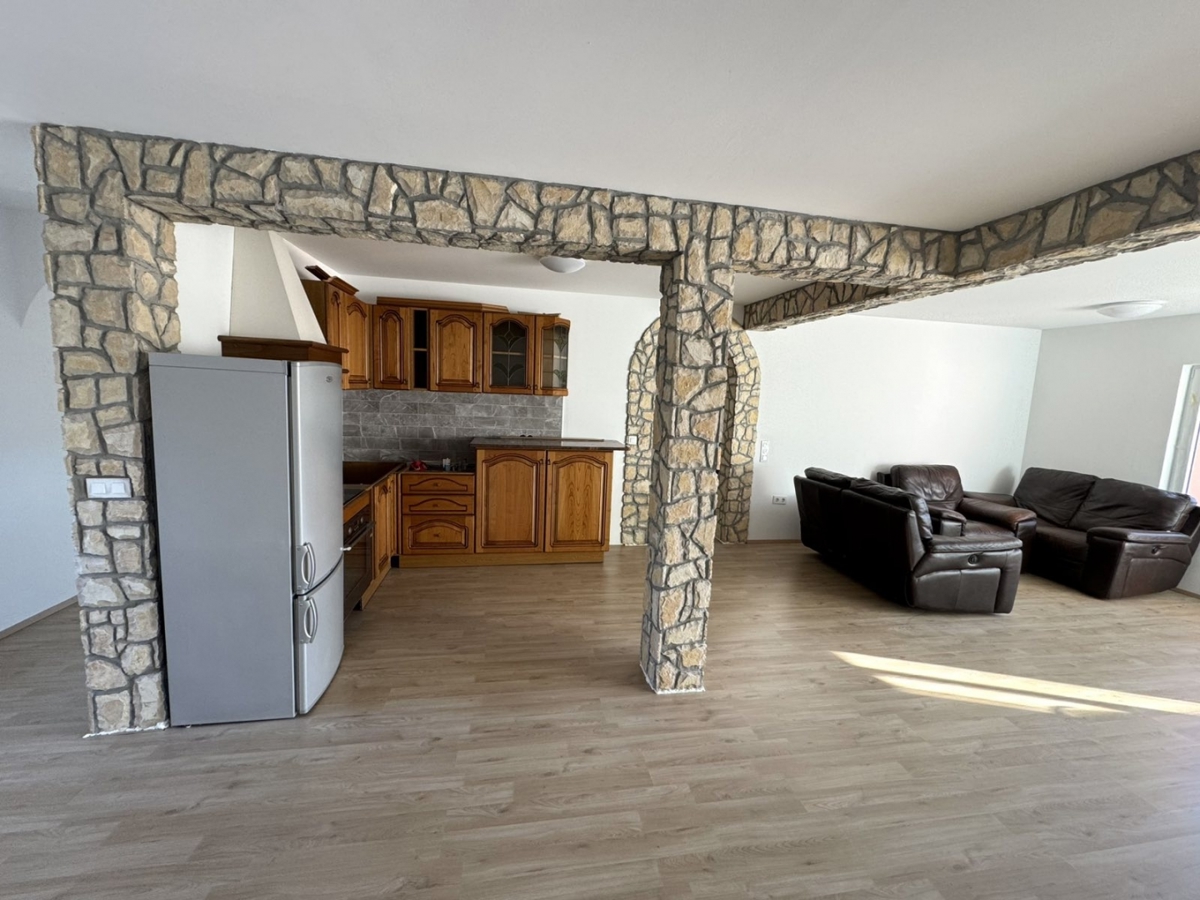 Valdebek, Pula, 74m2