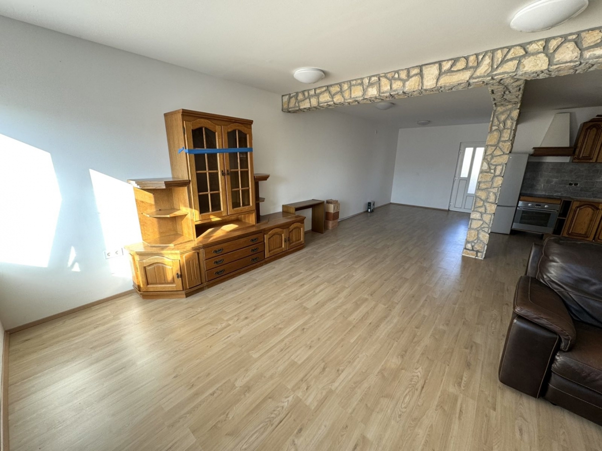 Valdebek, Pula, 74m2