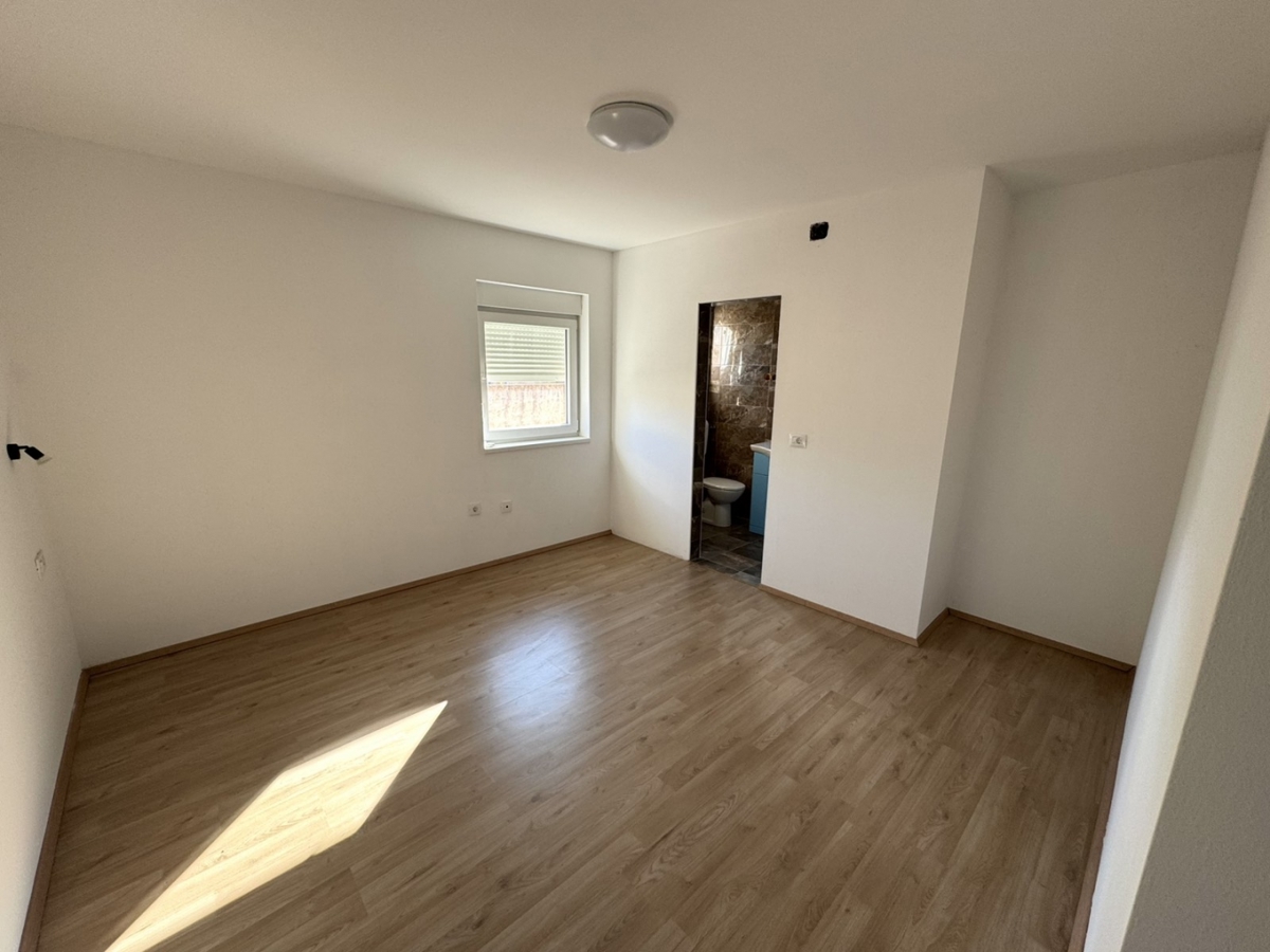 Valdebek, Pula, 74m2