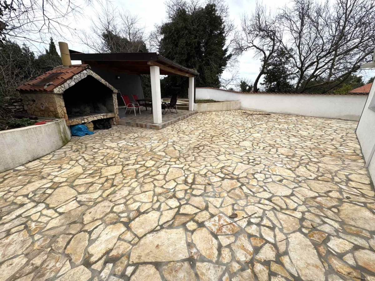 Šikići, Pula, 166m2