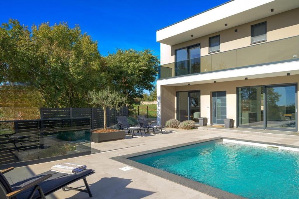 Svetvinčenat, 240m2