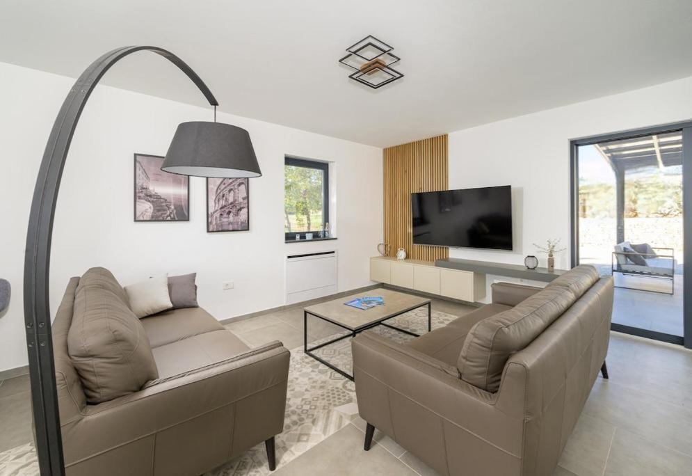 Svetvinčenat, 240m2