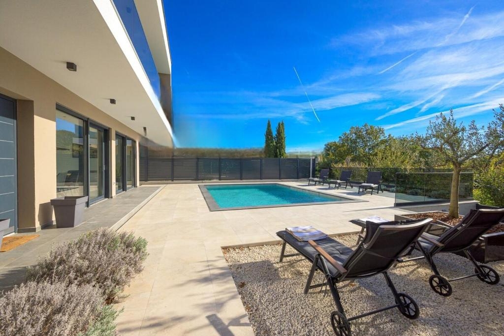 Svetvinčenat, 240m2