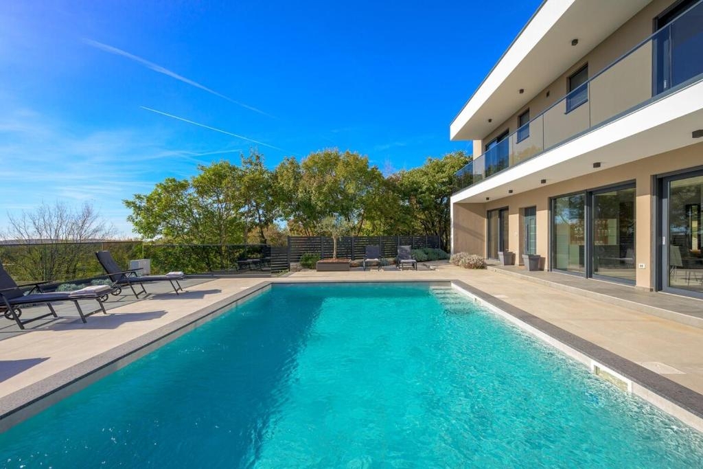 Svetvinčenat, 240m2