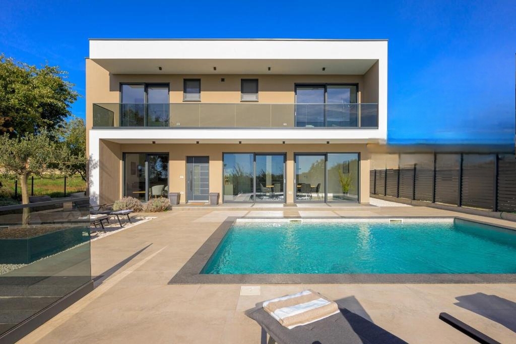 Svetvinčenat, 240m2