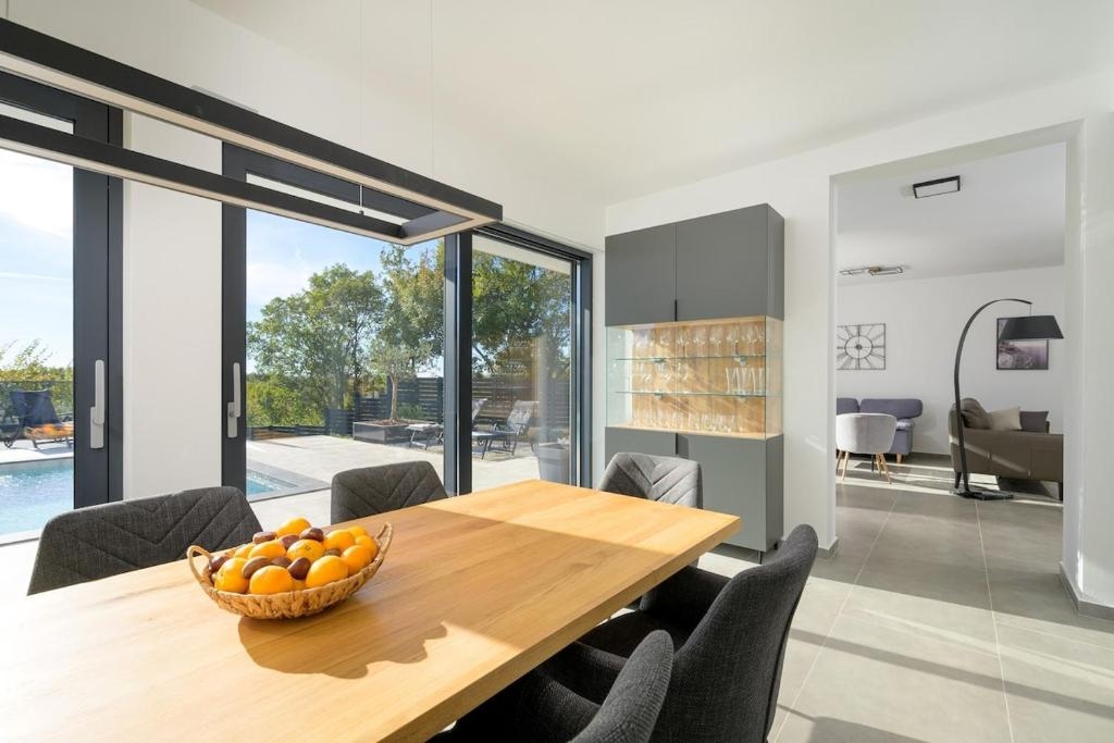 Svetvinčenat, 240m2