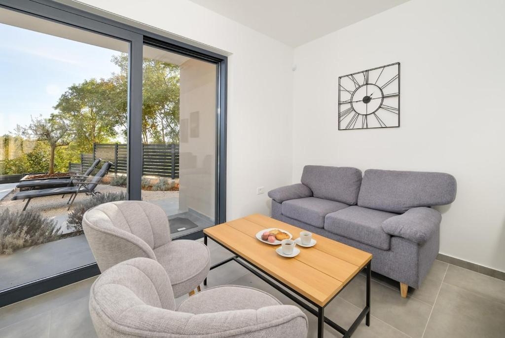 Svetvinčenat, 240m2