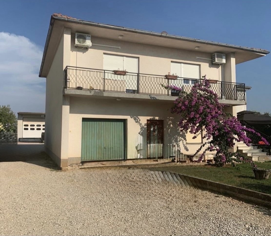 Jadreški, Ližnjan, 303m2