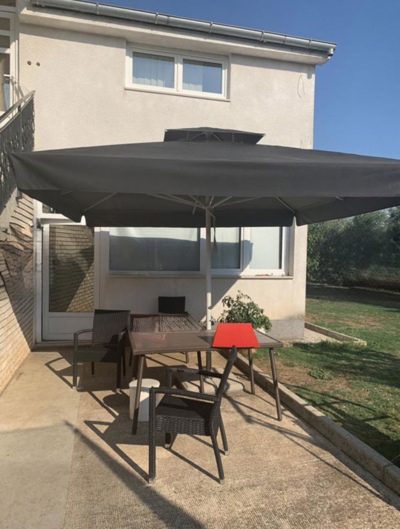 Jadreški, Ližnjan, 303m2