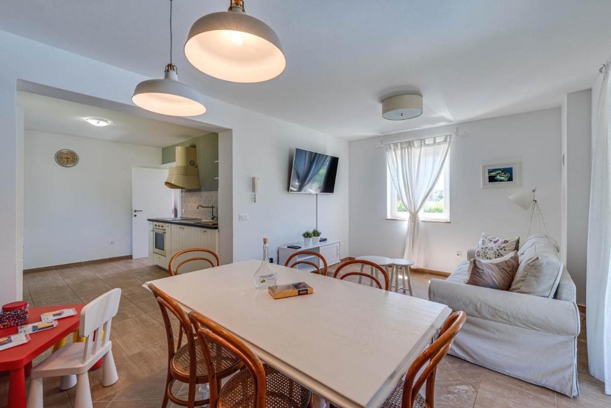 Kolumbera, Višnjan, 144m2