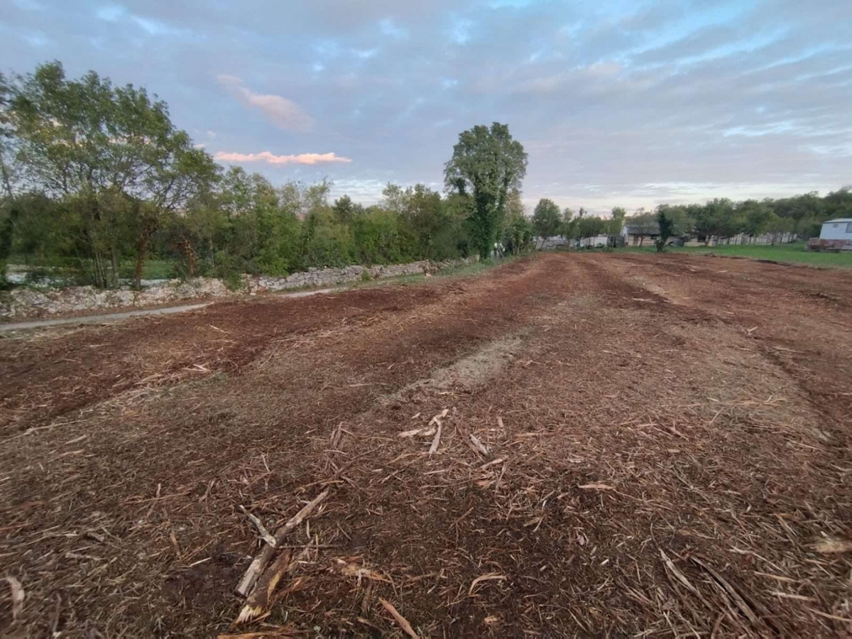 Rakalj, Marčana, 1.600m2