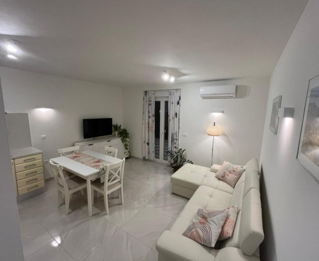 Peroj, Vodnjan, 64m2