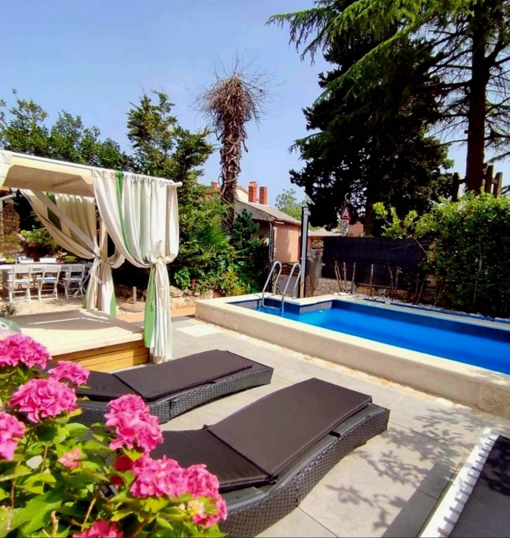 Krnica, Marčana, 145m2