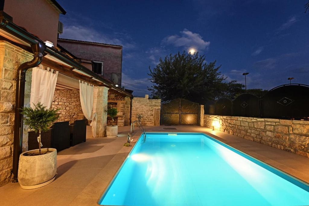 Sveti Lovreč, 160m2