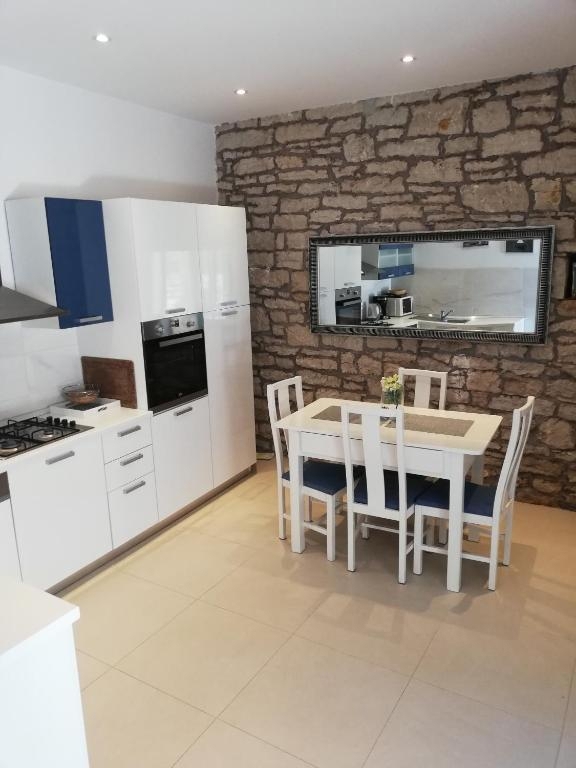 Sveti Lovreč, 160m2