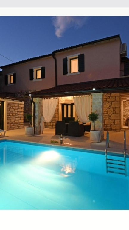 Sveti Lovreč, 160m2