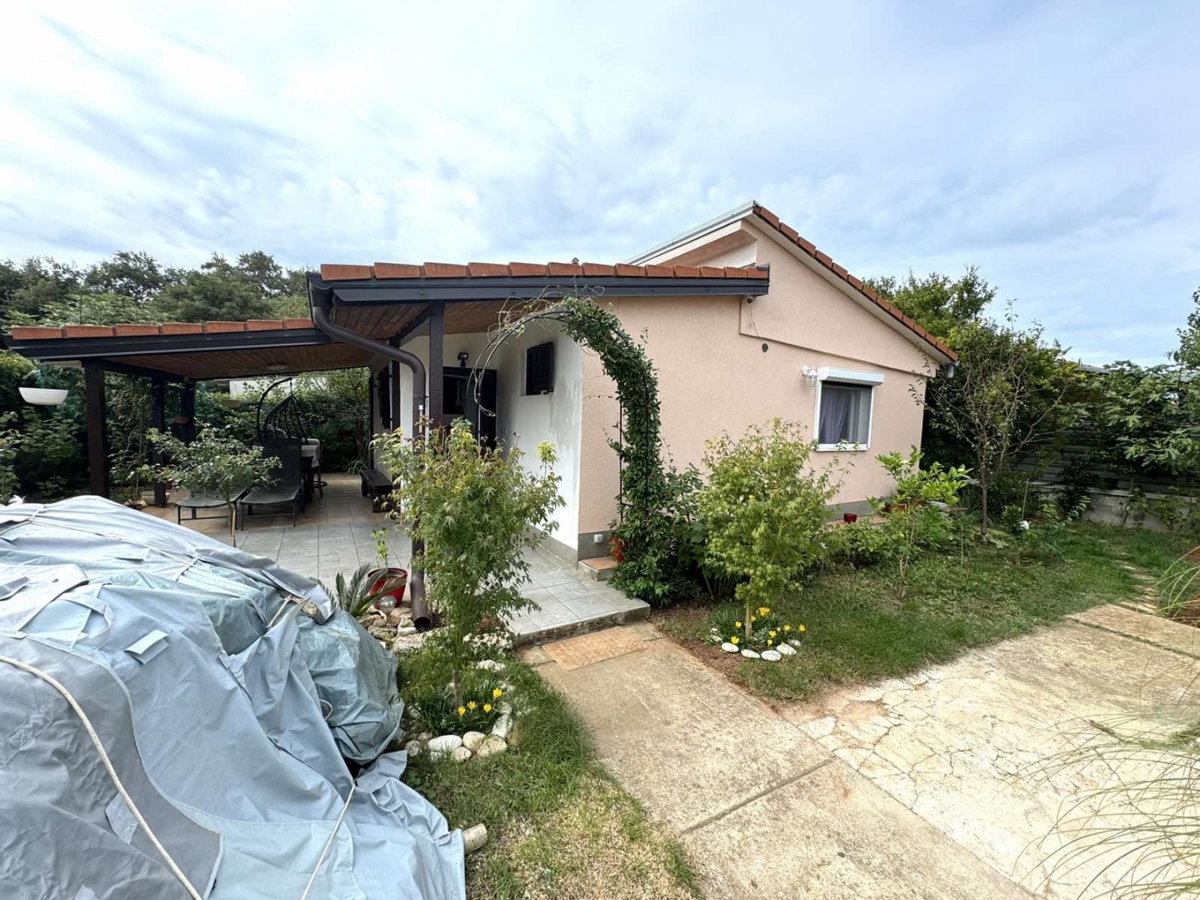 Šišan, Ližnjan, 66m2