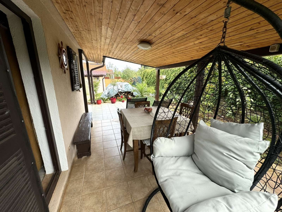 Šišan, Ližnjan, 66m2