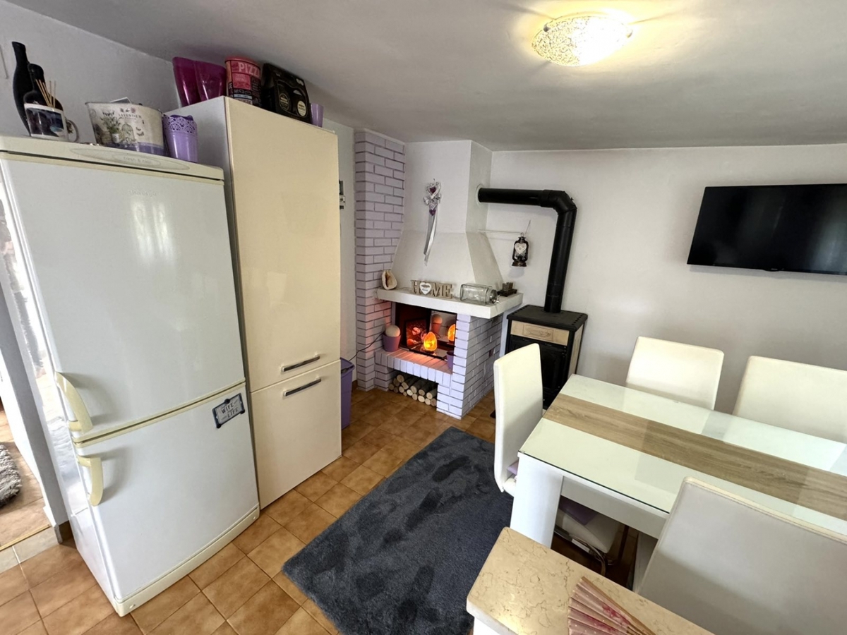 Šišan, Ližnjan, 66m2