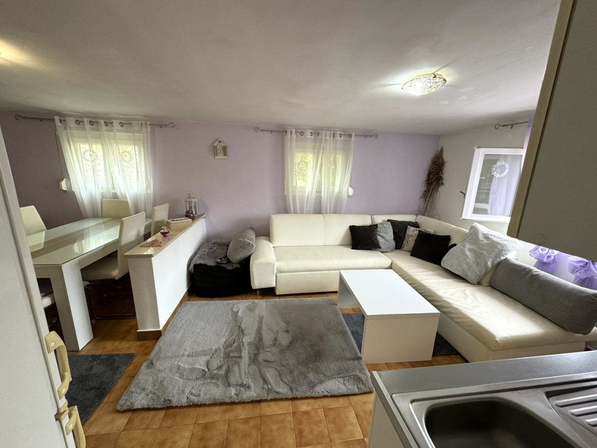 Šišan, Ližnjan, 66m2