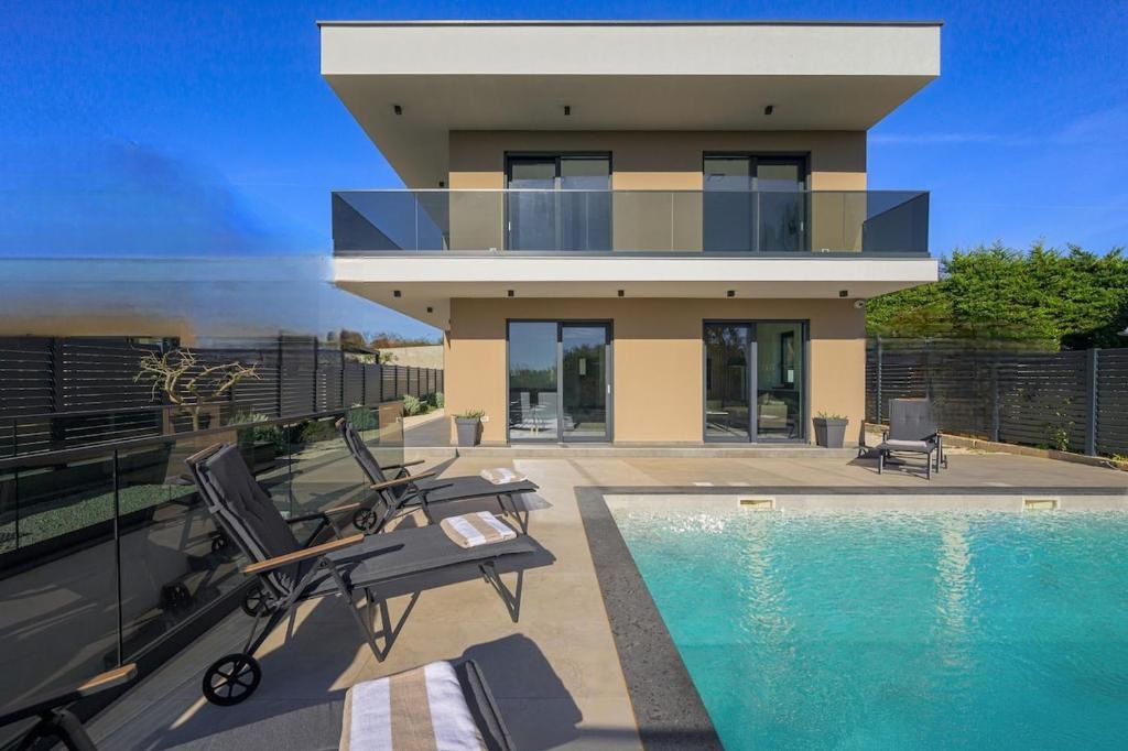 Svetvinčenat, 244m2