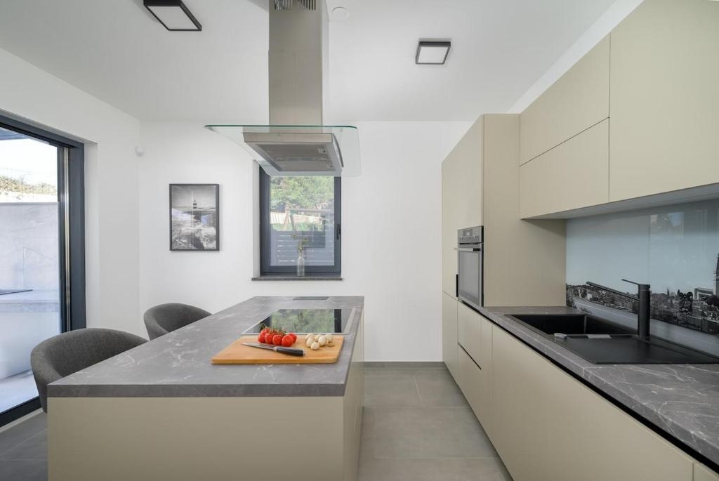 Svetvinčenat, 244m2