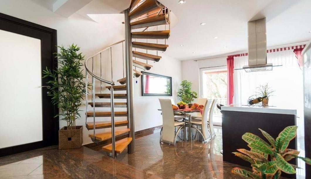 Valdebek, Pula, 350m2