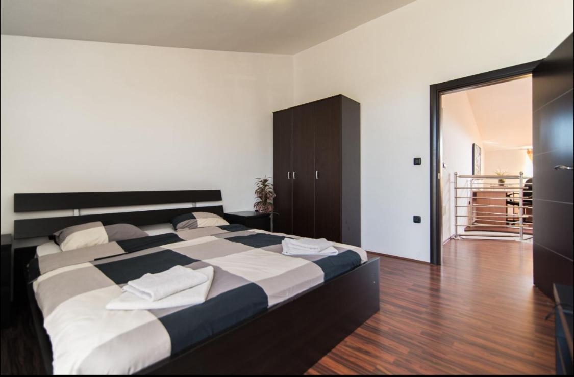 Valdebek, Pula, 350m2