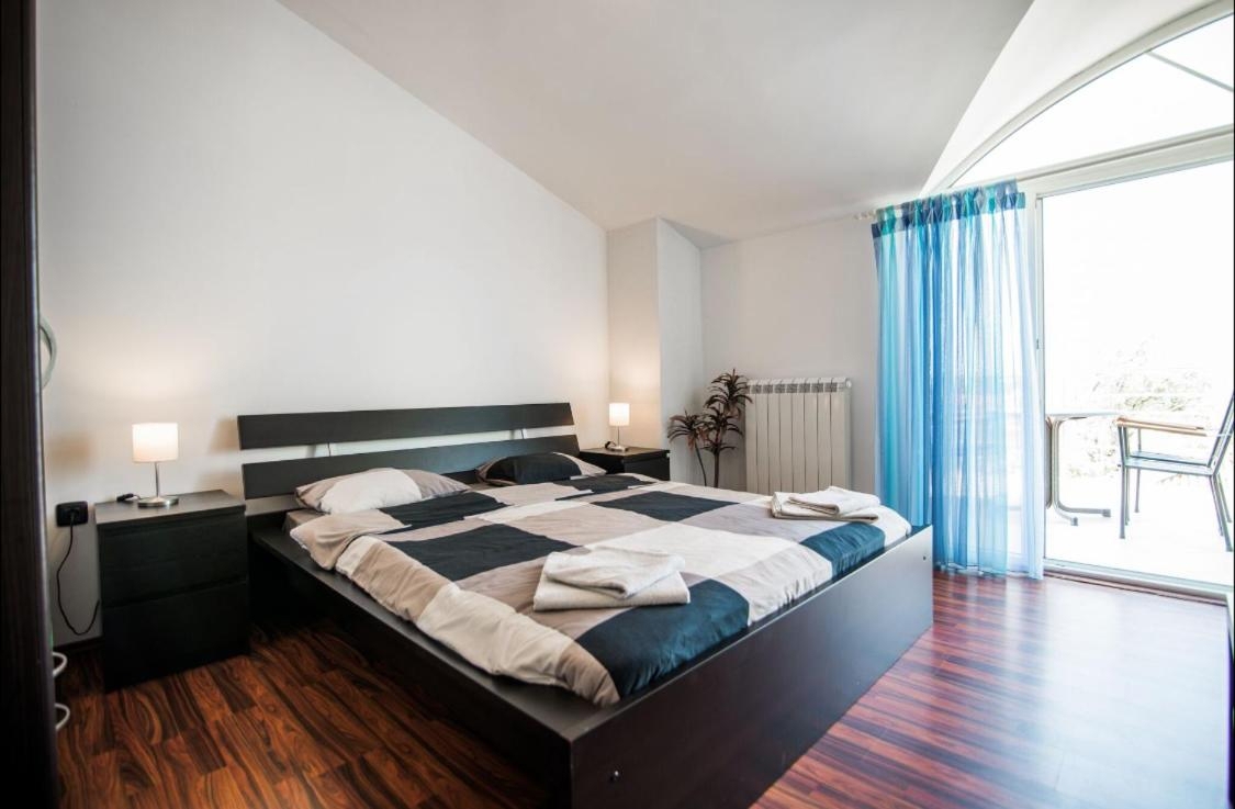 Valdebek, Pula, 350m2