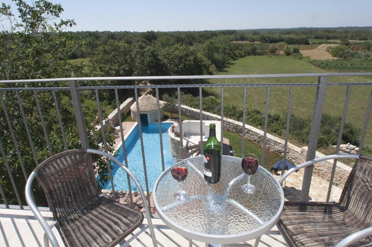 Svetvinčenat, 240m2