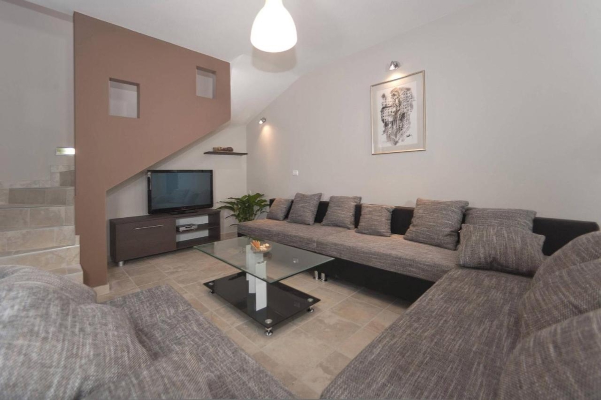 Svetvinčenat, 240m2