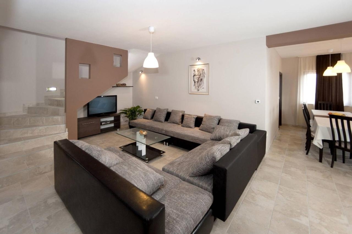 Svetvinčenat, 240m2