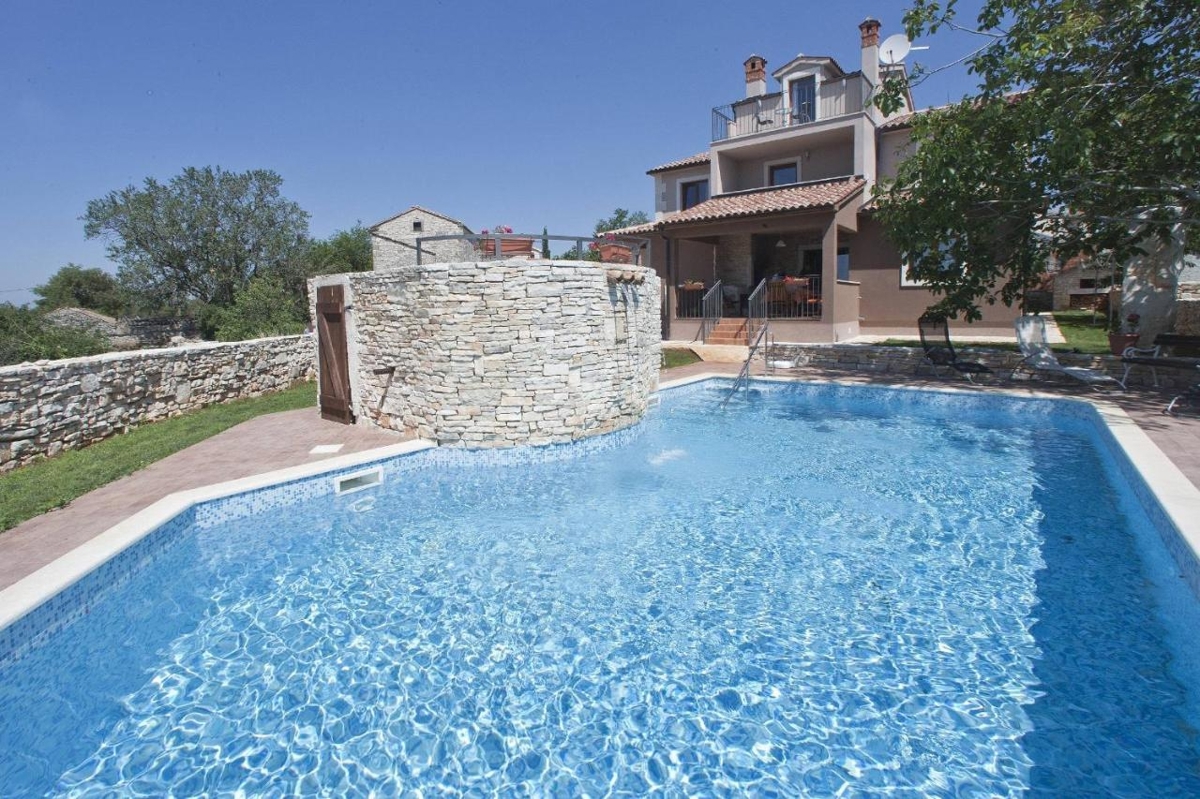 Svetvinčenat, 240m2