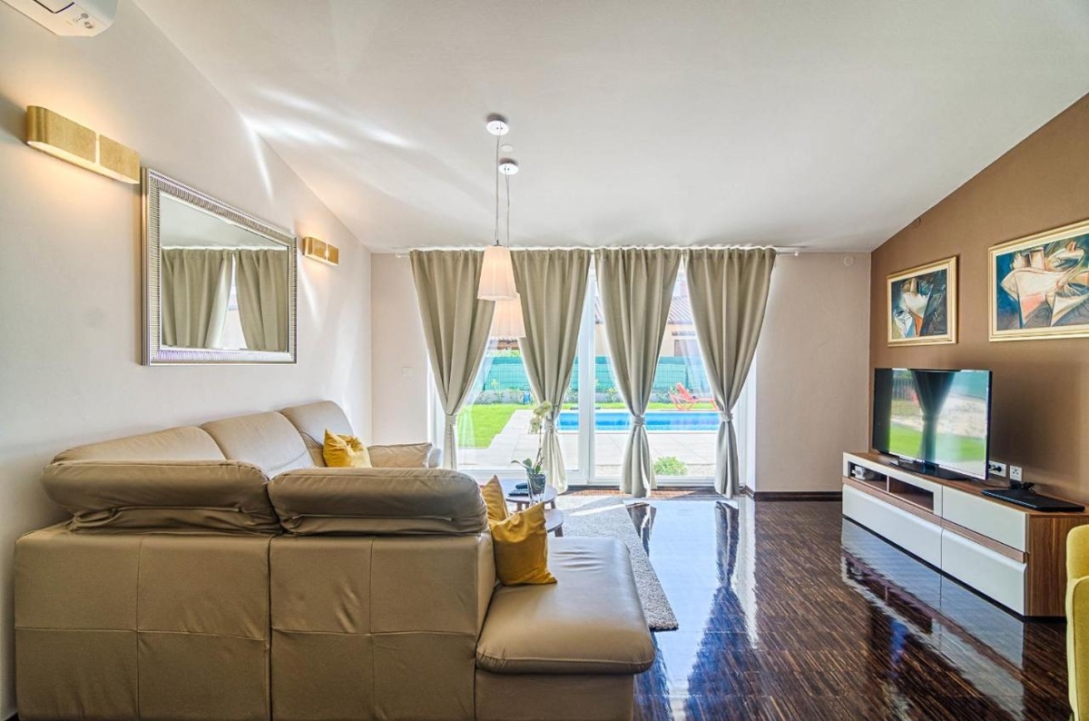 Valbandon, Fažana, 220m2