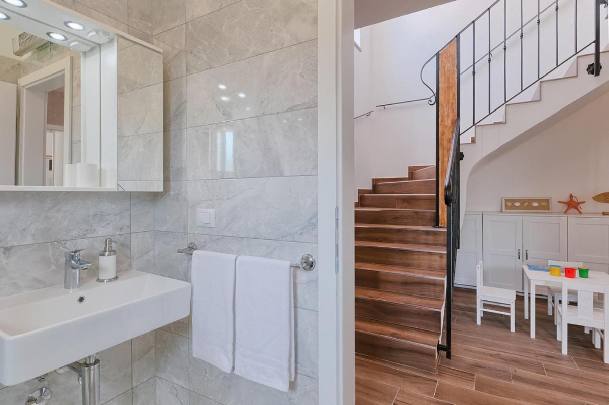 Štinjan, Pula, 180m2