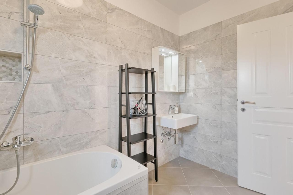 Štinjan, Pula, 180m2